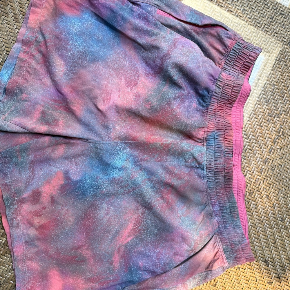 Men’s Lululemon athletic short - XL 5”